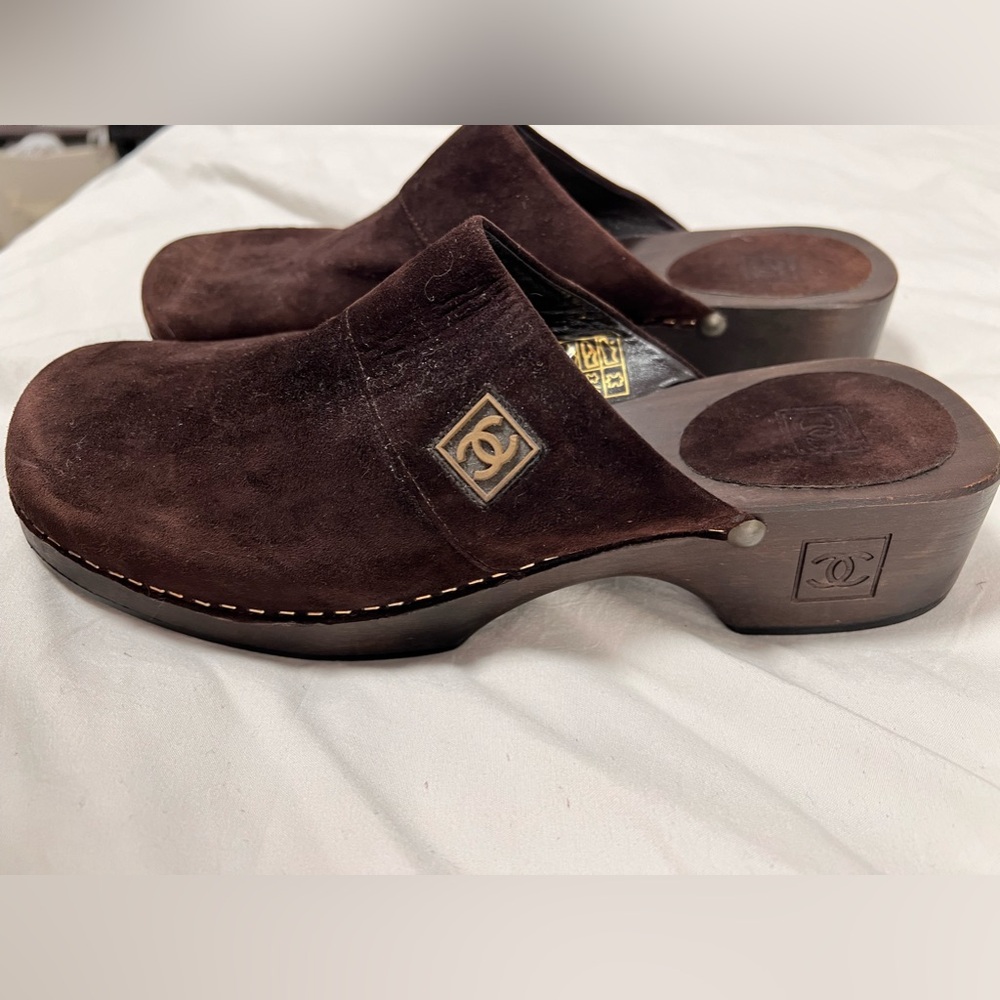 CHANEL Brown Suede Mules